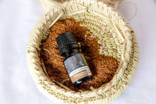 Load image into Gallery viewer, Organic Sandalwood Essential Oil (Santalum Album) 2.5ml
